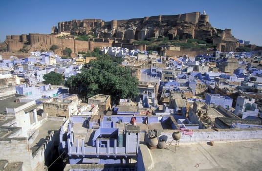 a view of the Meherangarh in the Town and Blue City of Jodhpur in the Province of Rajasthan in India.  India, Jodhpur, January, 1998