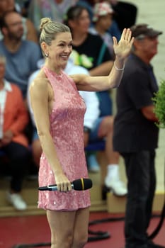 Linda Hesse (singer / musician) in the ARD TV show "Immer wieder sonntags""."