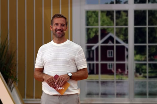 Stefan Mayer (presenter) in the ARD TV show "Immer wieder sonntags""."