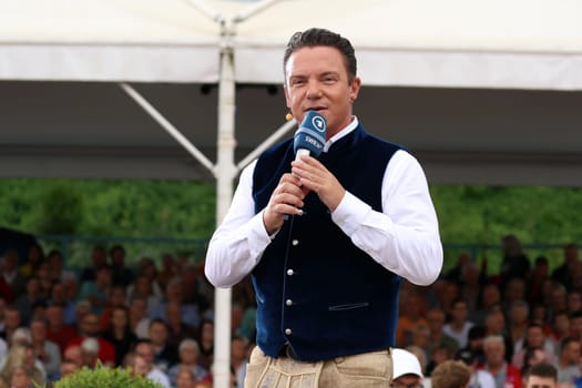 Stefan Mross (singer / presenter / entertainer) in the ARD TV show "Immer wieder sonntags""."