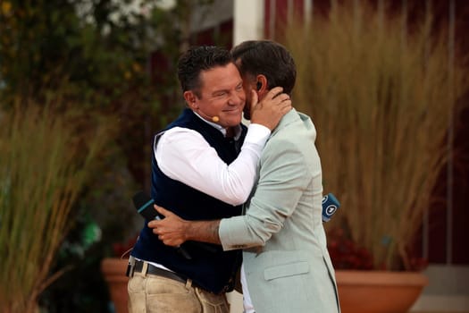 Two real friends: Stefan Mross (singer / presenter / entertainer) and surprise guest Florian Silbereisen (singer / musician / entertainer) in the ARD TV show "Immer wieder sonntags""."