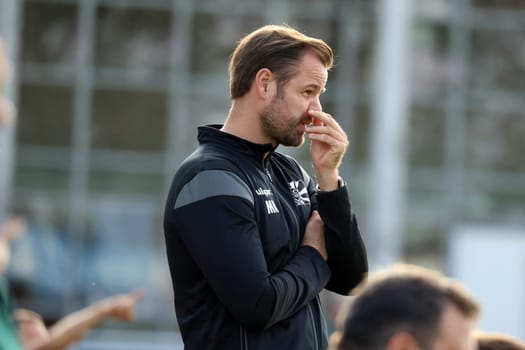 Mario Klotz (head coach FC 08 Villingen) follows his team's game in the SBFV Cup round of 16 23/24 with a gloomy face: VfR Hausen- - FC 08 Villingen