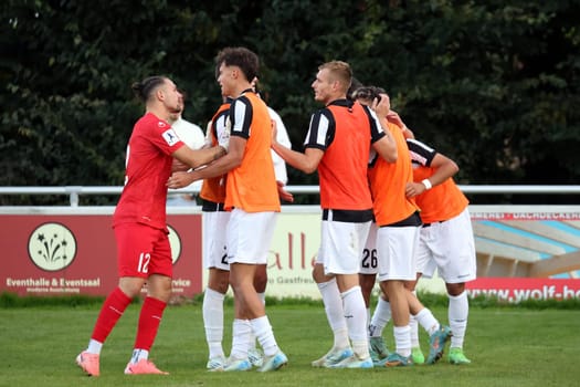 The decision in extra time in Hausen: Samet Yilmaz (FC 08 Villingen) has scored to make it 0:1 and is celebrated by his colleagues,even Matthias Gießler (Villingen 08) comes out of his goal to congratulate in the SBFV Cup round of 16 23/24: VfR Hausen- - FC 08 Villingen