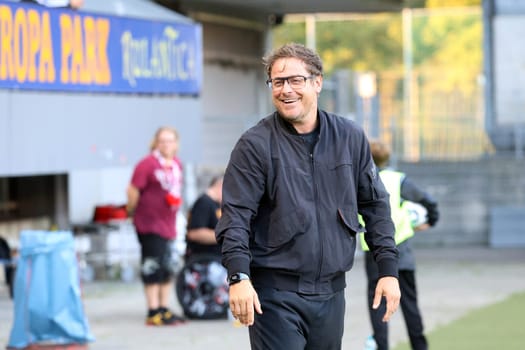 Coach Benedetto Muzzicato (SC Freiburg II / U23) had a good laugh at the match of the Football RL SW 24-25: 9.