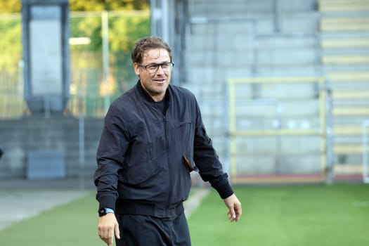 Coach Benedetto Muzzicato (SC Freiburg II / U23) had a good laugh at the match of the Football RL SW 24-25: 9.
