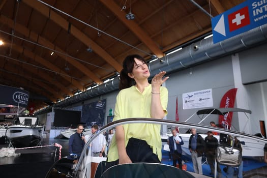 The Interboot 2024 trade fair in Friedrichshafen will open its doors on 25.09.2024. During the press tour and the presentation of the trade fair innovations,model Cora was already fascinated