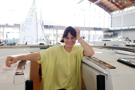 The Interboot 2024 trade fair in Friedrichshafen will open its doors on 25.09.2024. During the press tour and the presentation of the trade fair innovations,model Cora was already fascinated