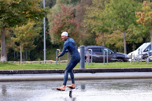 Kitsurfer Ben Benholz showed fascinating trend sports,such as pump and wing foiling,on the trade fair lake.   The Interboot 2024 Friedrichshafen trade fair will open its doors on 25.09.2024