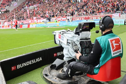 Who will get the broadcasting rights for the Bundesliga from the 2025/26 season?  DFL REGULATIONS PROHIBIT ANY USE OF PHOTOGRAPHS AS IMAGE SEQUENCES AND/OR QUASI-VIDEONann  Photo: Joachim Hahne/johapress