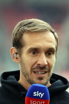 Head Coach Julian Schuster (SC Freiburg)  at the match of the 1st FBL: 24-25: 1st FBL: 24-25: 5th Sptg. SC Freiburg - FC St. Pauli  DFL REGULATIONS PROHIBIT ANY USE OF PHOTOGRAPHS AS IMAGE SEQUENCES AND/OR QUASI-VIDEONann  Photo: Joachim Hahne/johapress