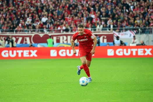 Christian Günter (SC Freiburg) at the match of the 1st FBL: 24-25: 1st FBL: 24-25: 5th Sptg. SC Freiburg - FC St. Pauli  DFL REGULATIONS PROHIBIT ANY USE OF PHOTOGRAPHS AS IMAGE SEQUENCES AND/OR QUASI-VIDEONann  Photo: Joachim Hahne/johapress