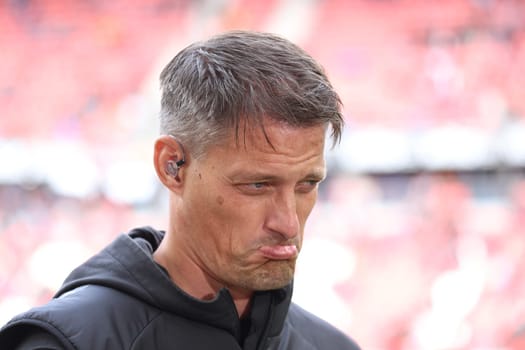at the match of the 1st FBL: 24-25: 1st FBL: 24-25: 5th Sptg. SC Freiburg - FC St. Pauli  DFL REGULATIONS PROHIBIT ANY USE OF PHOTOGRAPHS AS IMAGE SEQUENCES AND/OR QUASI-VIDEONann  Photo: Joachim Hahne/johapress