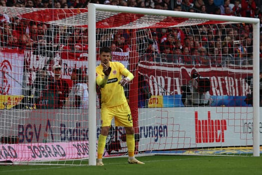 Goalkeeper Nikola Vasilj (FC St. Pauli) at the match of the 1st FBL: 24-25: 1st FBL: 24-25: 5th Sptg. SC Freiburg - FC St. Pauli  DFL REGULATIONS PROHIBIT ANY USE OF PHOTOGRAPHS AS IMAGE SEQUENCES AND/OR QUASI-VIDEONann  Photo: Joachim Hahne/johapress