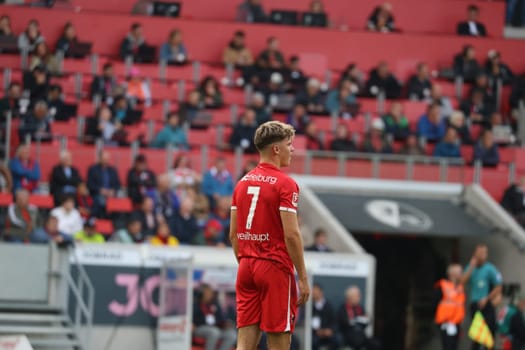 Noah Weißhaupt (SC Freiburg) at the match of the 1st FBL: 24-25: 1st FBL: 24-25: 5th Sptg. SC Freiburg - FC St. Pauli  DFL REGULATIONS PROHIBIT ANY USE OF PHOTOGRAPHS AS IMAGE SEQUENCES AND/OR QUASI-VIDEONann  Photo: Joachim Hahne/johapress