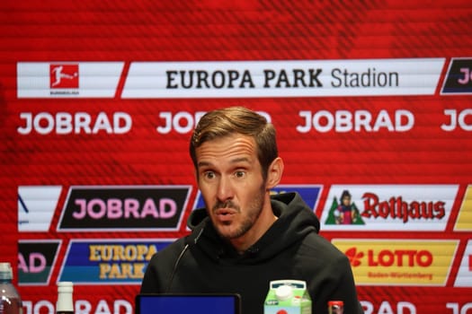 Head coach Julian Schuster (SC Freiburg) at the press conference,PK after the match of the 1st FBL: 24-25: 1st FBL: 24-25: 5th Sptg. SC Freiburg - FC St. Pauli  DFL REGULATIONS PROHIBIT ANY USE OF PHOTOGRAPHS AS IMAGE SEQUENCES AND/OR QUASI-VIDEONann  Photo: Joachim Hahne/johapress