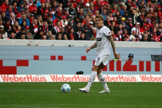 Eric Smith (St. Pauli) at the match of the 1st FBL: 24-25: 1st FBL: 24-25: 5th Sptg. SC Freiburg - FC St. Pauli  DFL REGULATIONS PROHIBIT ANY USE OF PHOTOGRAPHS AS IMAGE SEQUENCES AND/OR QUASI-VIDEONann  Photo: Joachim Hahne/johapress