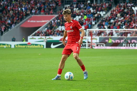 Noah Weißhaupt (SC Freiburg) at the match of the 1st FBL: 24-25: 1st FBL: 24-25: 5th Sptg. SC Freiburg - FC St. Pauli  DFL REGULATIONS PROHIBIT ANY USE OF PHOTOGRAPHS AS IMAGE SEQUENCES AND/OR QUASI-VIDEONann  Photo: Joachim Hahne/johapress