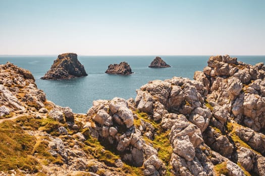 The rocks on Beg Pen Hir in the crozon peninsula, Camaret-sur-Mer, Finistere departement, Brittany (Bretagne), France