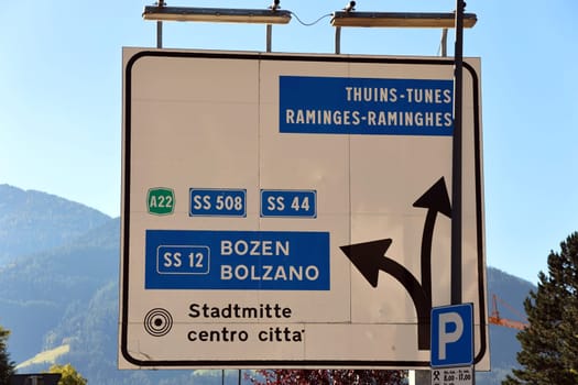 Traffic sign in Vipiteno with information for the direction of travel