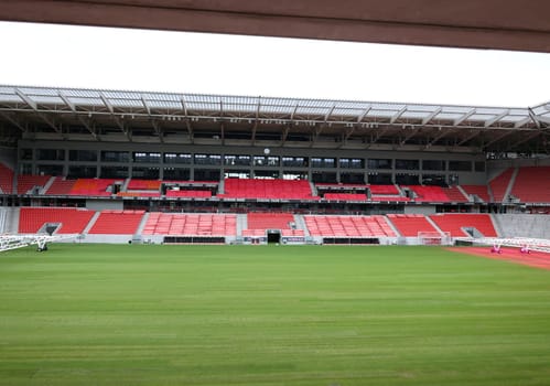 SC Freiburg used the international break to replace the turf at the Europa Park Stadium. After the stadium was put into operation in 2021,a new turf has now been laid. This Saturday with the Bundesliga home game against FC Augsburg (kick-off,15:30 CET),the new turf is to be played again.