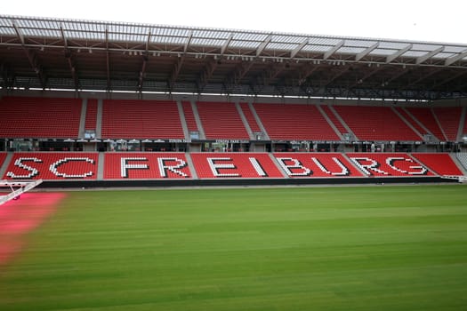 SC Freiburg used the international break to replace the turf at the Europa Park Stadium. After the stadium was put into operation in 2021,a new turf has now been laid. This Saturday with the Bundesliga home game against FC Augsburg (kick-off,15:30 CET),the new turf is to be played again.