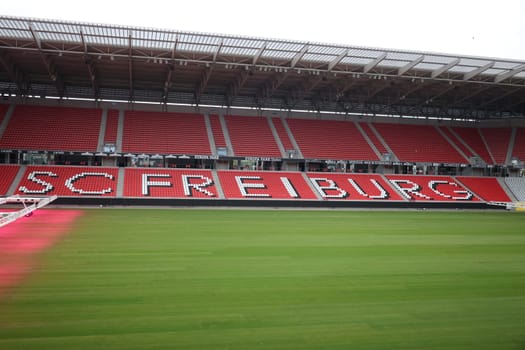 SC Freiburg used the international break to replace the turf at the Europa Park Stadium. After the stadium was put into operation in 2021,a new turf has now been laid. This Saturday with the Bundesliga home game against FC Augsburg (kick-off,15:30 CET),the new turf is to be played again.