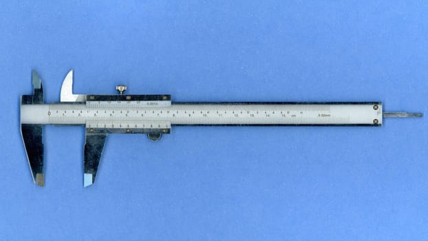 calliper measuring tool with metric and imperial engineering units
