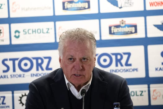 Head coach Doug Shedden (Iserlohn Roosters) at the press conference,PK after the game of the DEL 24-25,10th Sptg.: Schwenninger Wild Wings vs Iserlohn Roosters