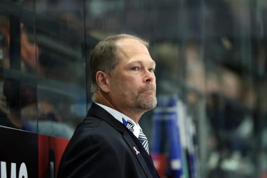 Head Coach / Trainer Steve Walker (SERC Wild Wings) at the game of the DEL 24-25,10th Sptg.: Schwenninger Wild Wings vs Iserlohn Roosters