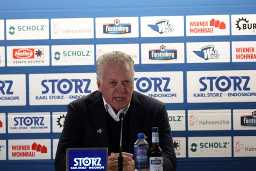 Head coach Doug Shedden (Iserlohn Roosters) at the press conference,PK after the game of the DEL 24-25,10th Sptg.: Schwenninger Wild Wings vs Iserlohn Roosters