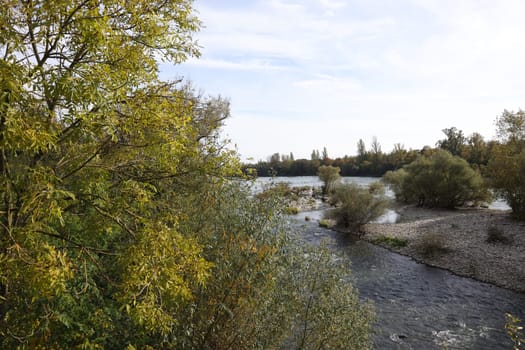 Autumn atmosphere at the Isteiner Schwellen on the Rhine near Efringen-Kirchen (Lörrach district). In bright sunshine,numerous excursionists from Germany and abroad took advantage of the beautiful late summer weather on Sunday to take a trip to the Rhine.