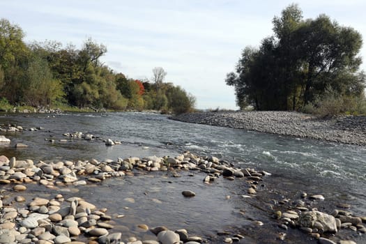 Autumn atmosphere at the Isteiner Schwellen on the Rhine near Efringen-Kirchen (Lörrach district). In bright sunshine,numerous excursionists from Germany and abroad took advantage of the beautiful late summer weather on Sunday to take a trip to the Rhine.