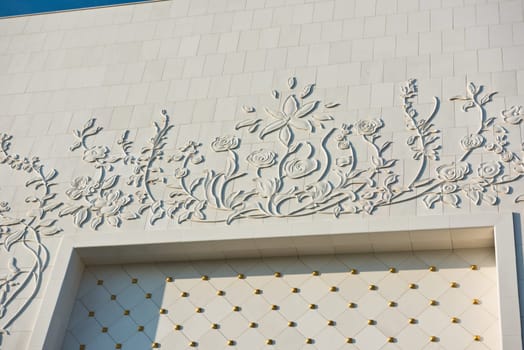 Details of famous Sheikh Zayed White Mosque in Abu Dhabi, UAE