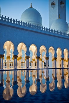 Beautiful gallery of famous Sheikh Zayed White Mosque in Abu Dhabi, UAE at night