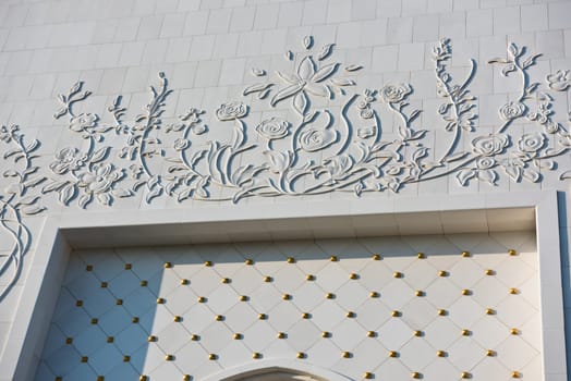 Details of famous Sheikh Zayed White Mosque in Abu Dhabi, UAE