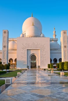 View of famous Sheikh Zayed White Mosque in Abu Dhabi, UAE