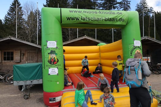 Even the youngest had a lot of fun in the bouncy castle at the open day at SC Hinterzarten