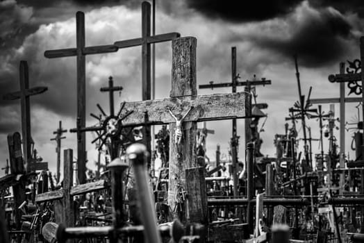 he Hill of Crosses is a unique sacral site covered in 200,000 crosses of various shapes and sizes. It is a place of pilgrimage and prayer, visited by Pope John Paul II and many other believers.