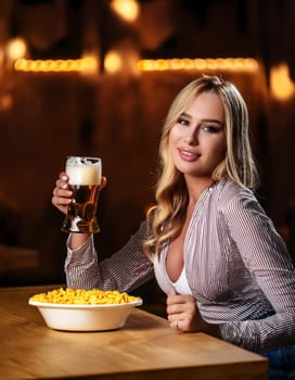 gorgeous young woman eating macaroni cheese and drinking beer, AI generated image