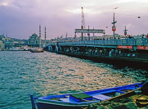 Galata Bridge in Istanbul, Turkey