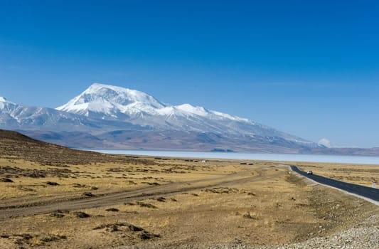 Asphalt road in Tibet. The track in the Himalayas.