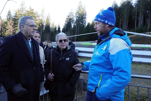 In conversation: v.li. Dr. Roland Mack (Managing Director of Europapark Rust),former mayor Hansjörg Eckert (Hinterzarten) and ski jump coordinator Michael Lais (Hinterzarten) at the press event VR-Experience Europapark Rust Hinterzarten