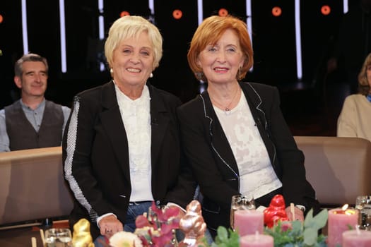 Sylvia Wiggins,Mary Dostal,NDR talk show from Studio Lokstedt,Hamburg,06.12.2024