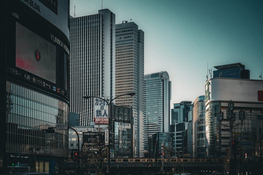Downtown streetscape (Shinjuku). Shooting Location: Shinjuku Ward, Tokyo
