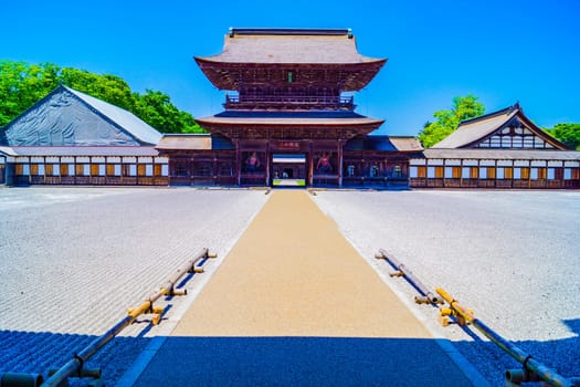 The elegant corridor of the temple. Shooting Location: Niigata Prefecture