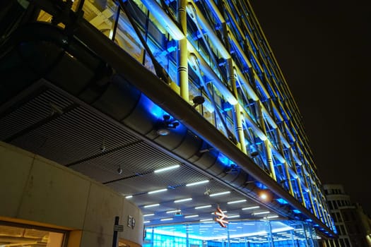 London station entrance. Shooting Location: UK, London