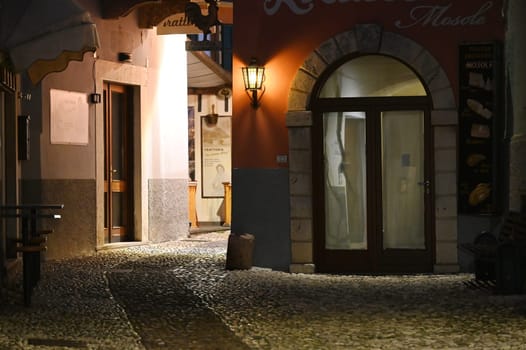 Gasse in Malcesine, abends