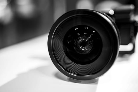 SLR camera lens. Shooting Location: Nishi -ku, Yokohama