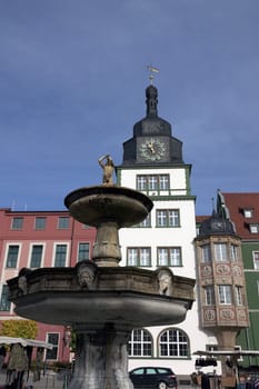 Brunnen und Rathaus in Rudolstadt