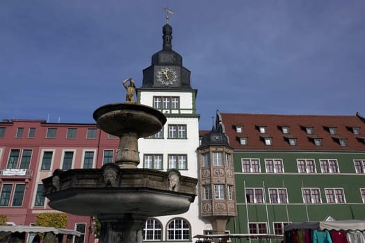 Brunnen und Rathaus in Rudolstadt